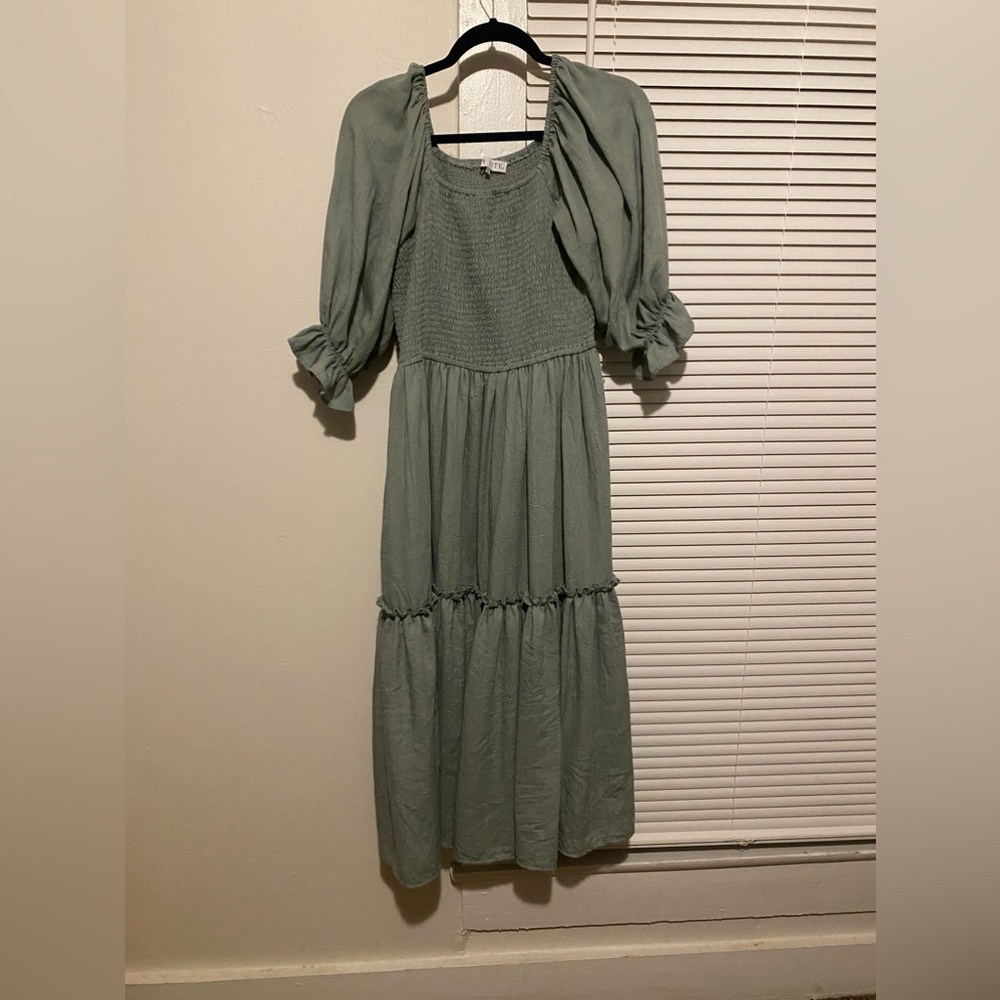 Ivy City Co dress jade green size large